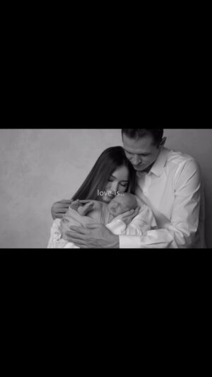 Anastasia Kostenko Instagram - 3 года назад я стояла и не могла поверить, что у нас родился мальчик 🥹🤍
Я разглядывала каждый кусочек крошечного тела и пыталась понять, в чем же разница, почему все говорили, что с рождением сына я пойму насколько разная может быть любовь к детям.
Теперь я могу ответить, что любовь к дочерям и сыновьям у меня одинаково большая, но вот сама любовь сына к маме- она другая. Казалось бы, мальчик, растущий мужчина, но какую нежность и заботу я получаю….🫂🤍
Сынок, любимый Лёшенька, спасибо Богу за тебя, за новые эмоции и чувства 🫶🏻🦂 Будь счастлив и здоров, а остальное у тебя с нашей помощью и так будет 🙏🏻люблю тебя до бесконечности 🥹🫂. Твоя мама❤️
Долго берегла такое видео и поняла, что настал этот час🤍
Спасибо за такую память @babybar.moscow