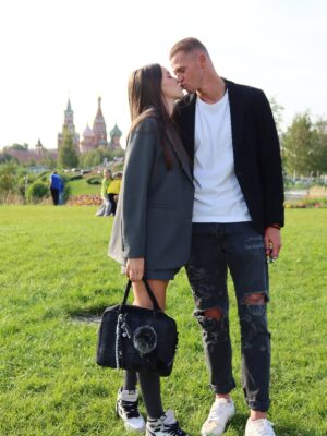 Anastasia Kostenko Instagram - Однажды на Красной площади 🫶🏻✨ #москва #краснаяплощадь #family #love