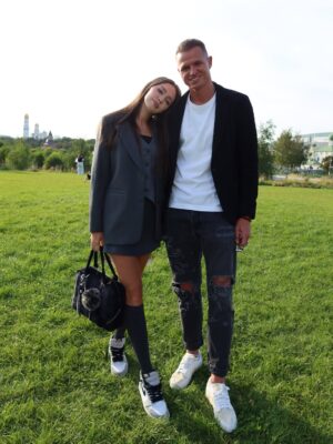 Anastasia Kostenko Instagram - Однажды на Красной площади 🫶🏻✨ #москва #краснаяплощадь #family #love