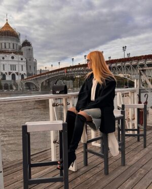 Anastasiya Stotskaya Instagram - На премьере мюзикла «Вальс-бостон» @redred_kult в Театре Эстрады режиссера @mikhailmironovvu❤️ Поздравляю дорогие, любимые коллеги 👏Спустя время вернусь к вам снова!