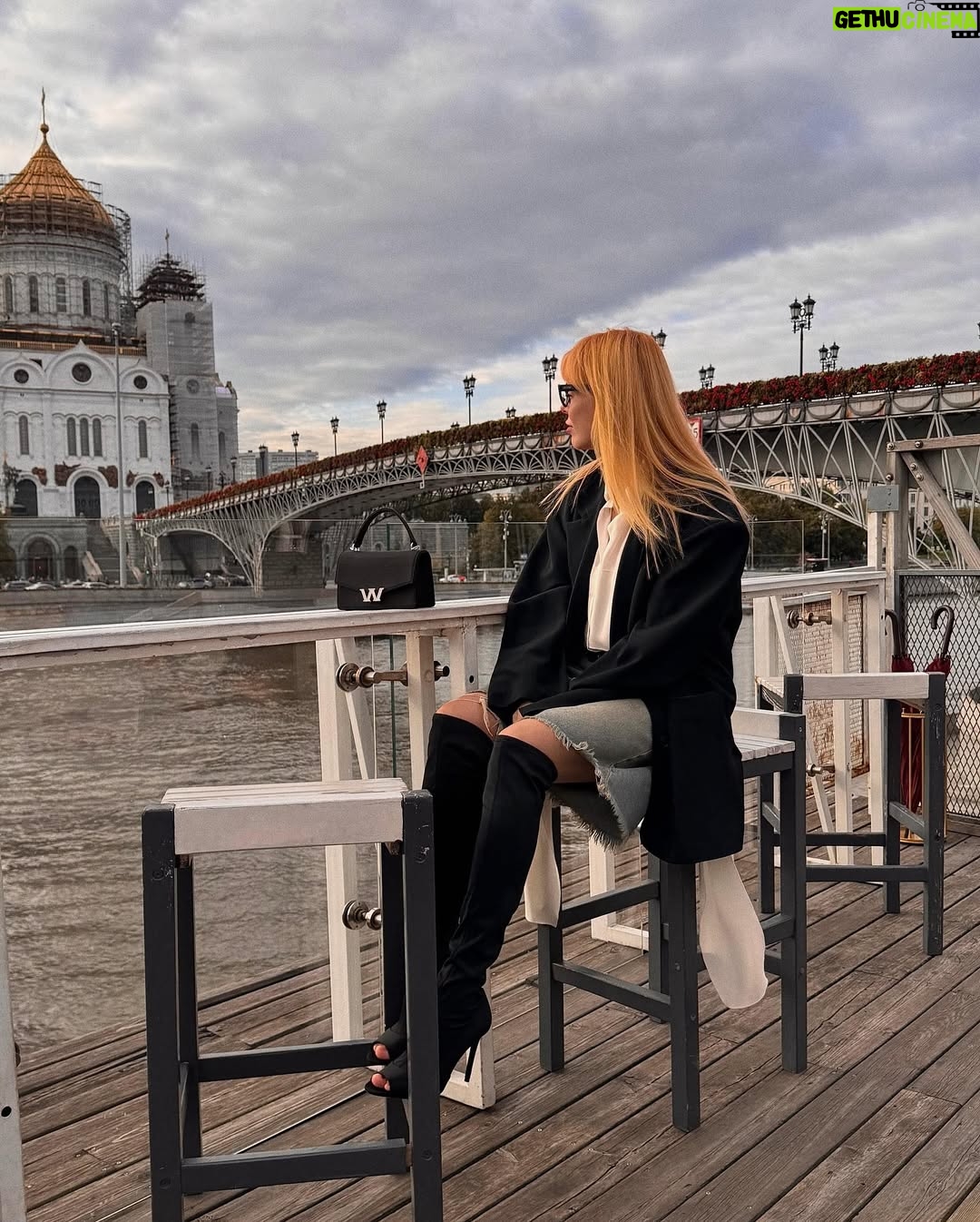 Anastasiya Stotskaya - 2.8K Likes - На премьере мюзикла «Вальс-бостон» @redred_kult в Театре Эстрады режиссера @mikhailmironovvu❤️ Поздравляю дорогие, любимые коллеги 👏Спустя время вернусь к вам снова!