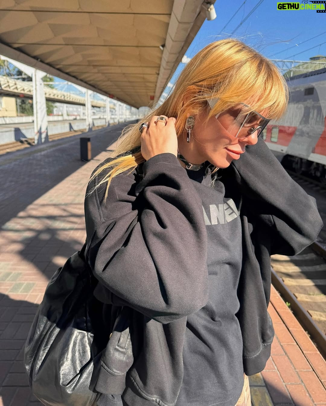 Anastasiya Stotskaya - 4.1K Likes - 🚊