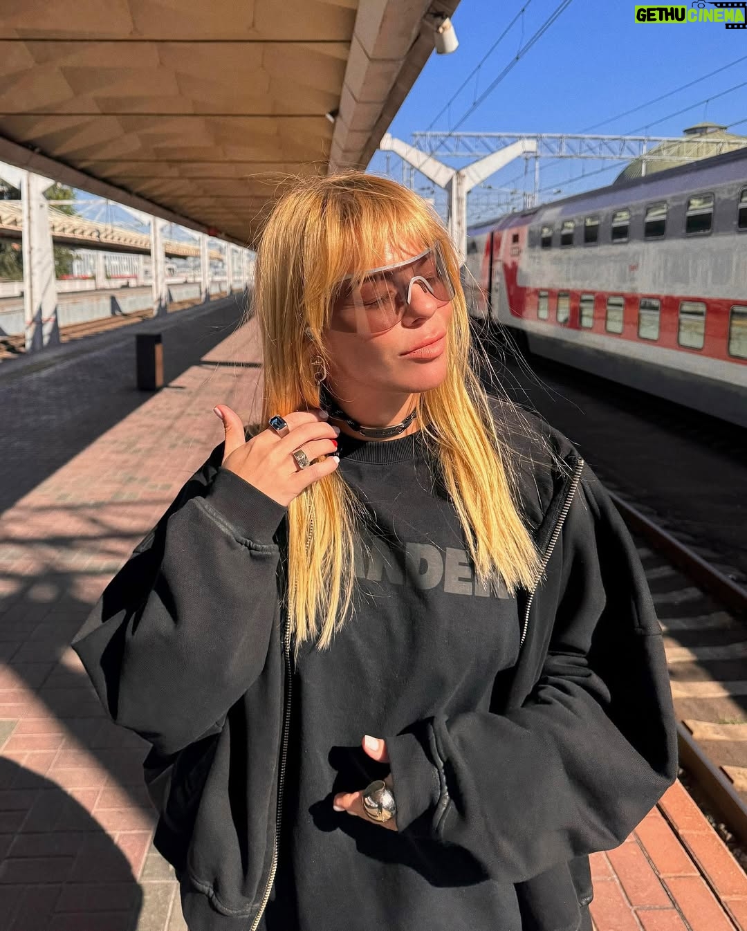 Anastasiya Stotskaya - 4.1K Likes - 🚊