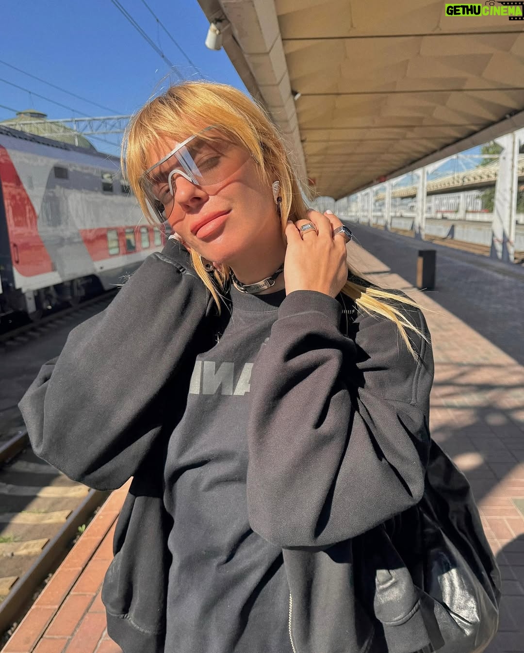 Anastasiya Stotskaya - 4.1K Likes - 🚊