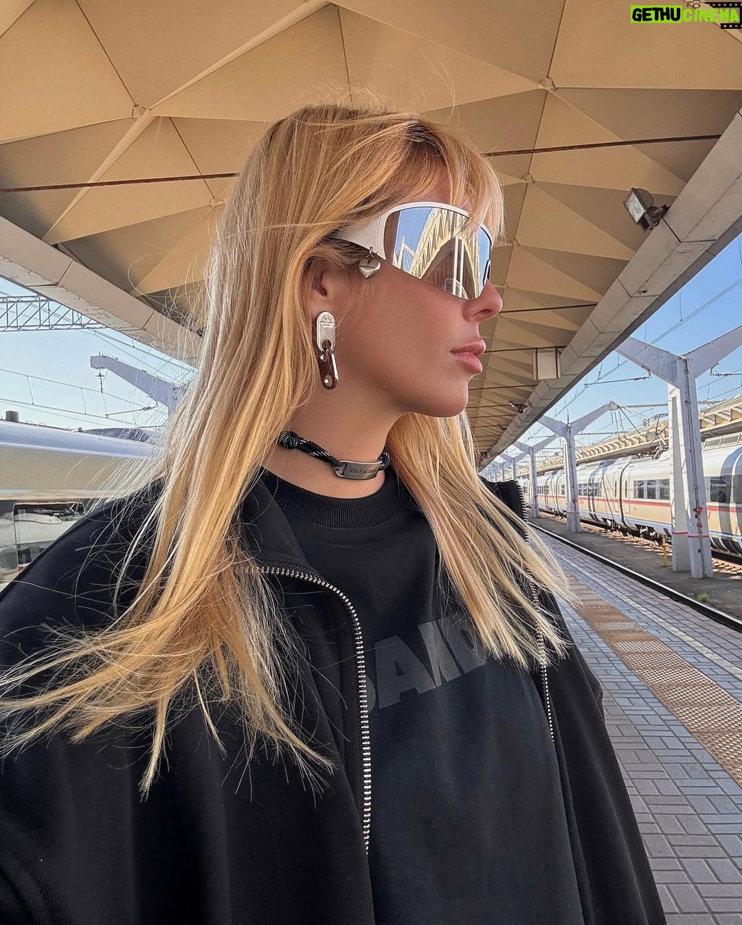 Anastasiya Stotskaya - 4.1K Likes - 🚊