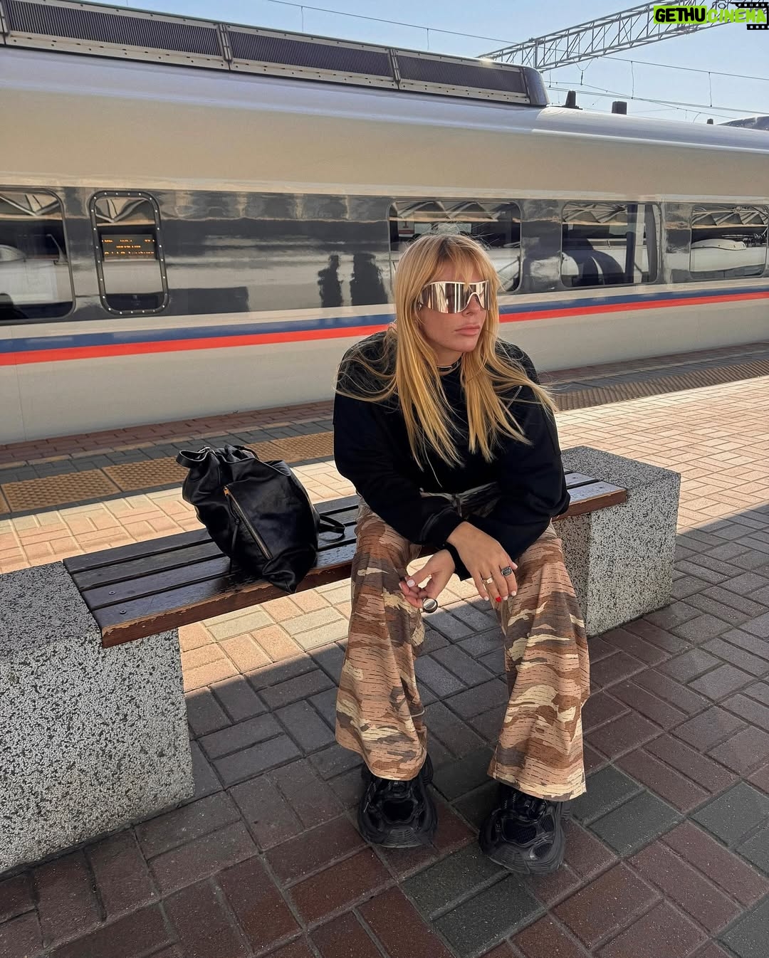 Anastasiya Stotskaya - 4.1K Likes - 🚊