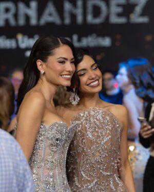 Andrea Meza Instagram - Nuestra primera Miss Universe Latina ✨ ¡Felicidades, @yamilexhdz, por este triunfo tan merecido! Qué emoción verte brillar, reina 🙌🏼
Me siento profundamente orgullosa de cada una de ustedes. Todas brillaron con su luz Ăşnica en ese escenario.
Las quiero mucho, amé compartir esta experiencia a su lado y estoy segura de que cosas hermosas están por venir para cada una (¡y para todas nosotras!).