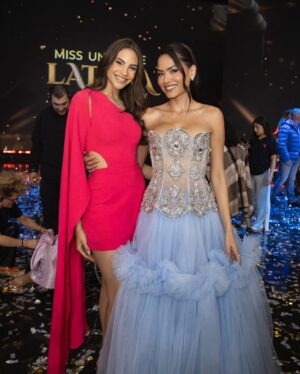Andrea Meza Instagram - Nuestra primera Miss Universe Latina ✨ ¡Felicidades, @yamilexhdz, por este triunfo tan merecido! Qué emoción verte brillar, reina 🙌🏼
Me siento profundamente orgullosa de cada una de ustedes. Todas brillaron con su luz Ăşnica en ese escenario.
Las quiero mucho, amé compartir esta experiencia a su lado y estoy segura de que cosas hermosas están por venir para cada una (¡y para todas nosotras!).