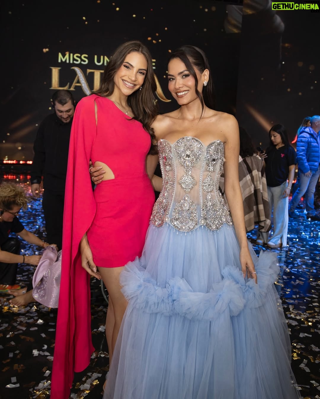 Andrea Meza - 41.3K Likes - Nuestra primera Miss Universe Latina ✨ ¡Felicidades, @yamilexhdz, por este triunfo tan merecido! Qué emoción verte brillar, reina 🙌🏼
Me siento profundamente orgullosa de cada una de ustedes. Todas brillaron con su luz única en ese escenario.
Las quiero mucho, amé compartir esta experiencia a su lado y estoy segura de que cosas hermosas están por venir para cada una (¡y para todas nosotras!).