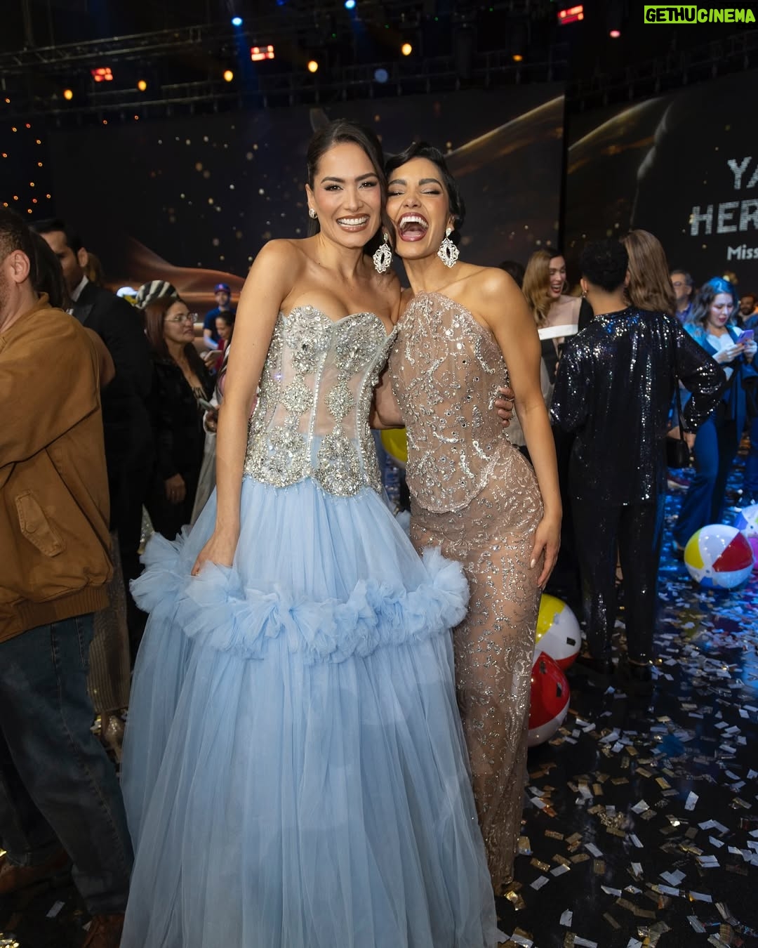 Andrea Meza - 41.3K Likes - Nuestra primera Miss Universe Latina ✨ ¡Felicidades, @yamilexhdz, por este triunfo tan merecido! Qué emoción verte brillar, reina 🙌🏼
Me siento profundamente orgullosa de cada una de ustedes. Todas brillaron con su luz única en ese escenario.
Las quiero mucho, amé compartir esta experiencia a su lado y estoy segura de que cosas hermosas están por venir para cada una (¡y para todas nosotras!).