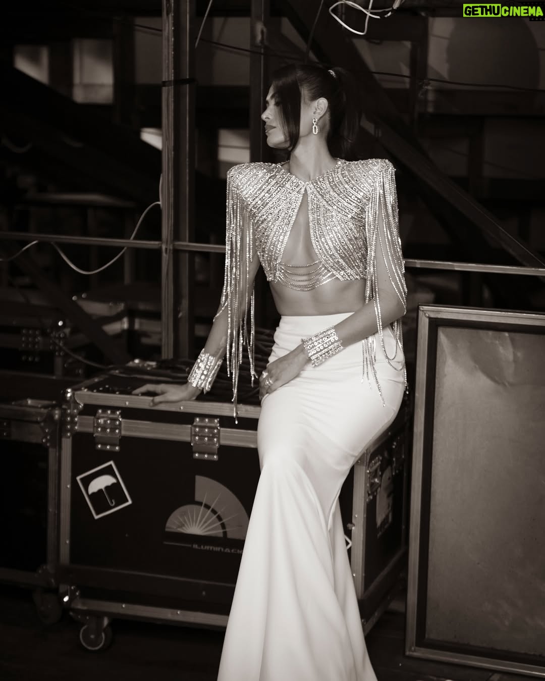 Andrea Meza - 38.5K Likes - When the look speaks louder than words… just let it 💎 

📸 @oko.lg @mmolnarr 
Styling @readingp | assistant @alfredo__bautistapaez 
Dress @suzelletaveras 
H&M @lablancmakeup