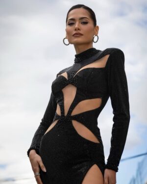 Andrea Meza Instagram - What she said đź–¤
Styling @readingp
Dress @suzelletaveras
H&M @lablancmakeup
📸 @oko.lg @mmolnarr
#MULER #MissUniverse