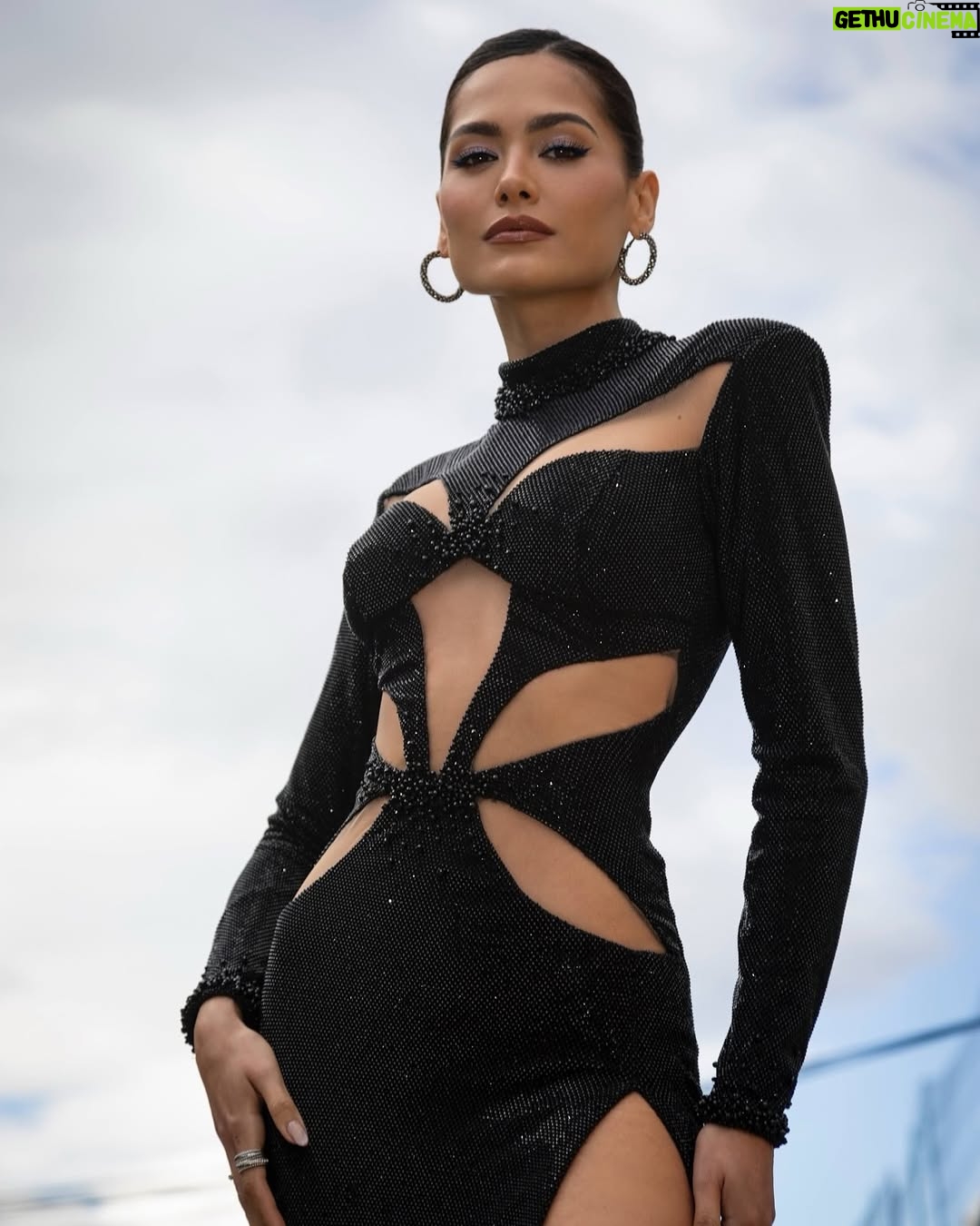 Andrea Meza - 40.5K Likes - What she said 🖤

Styling @readingp 
Dress @suzelletaveras 
H&M @lablancmakeup 
📸 @oko.lg @mmolnarr 
#MULER #MissUniverse