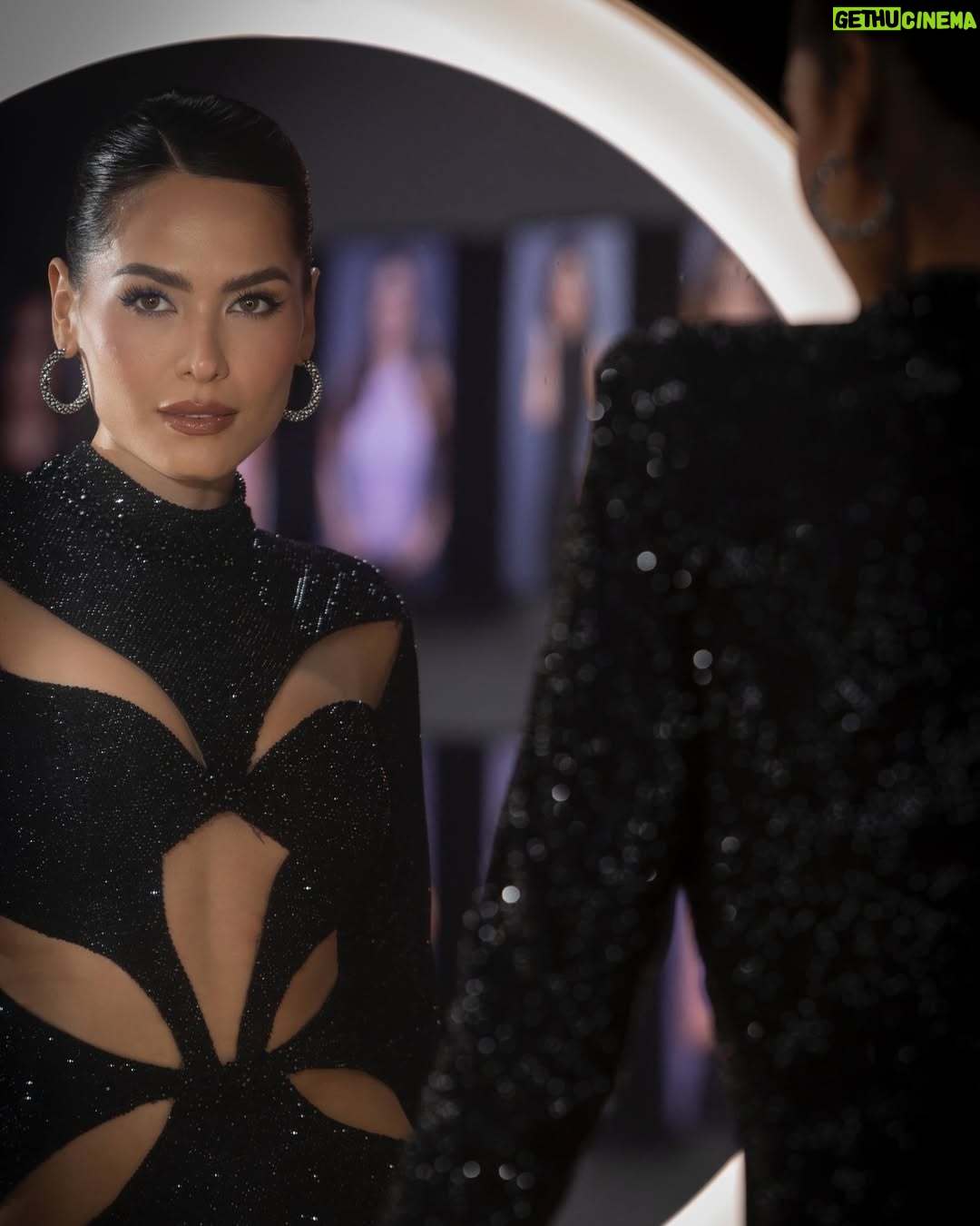 Andrea Meza - 40.5K Likes - What she said 🖤

Styling @readingp 
Dress @suzelletaveras 
H&M @lablancmakeup 
📸 @oko.lg @mmolnarr 
#MULER #MissUniverse