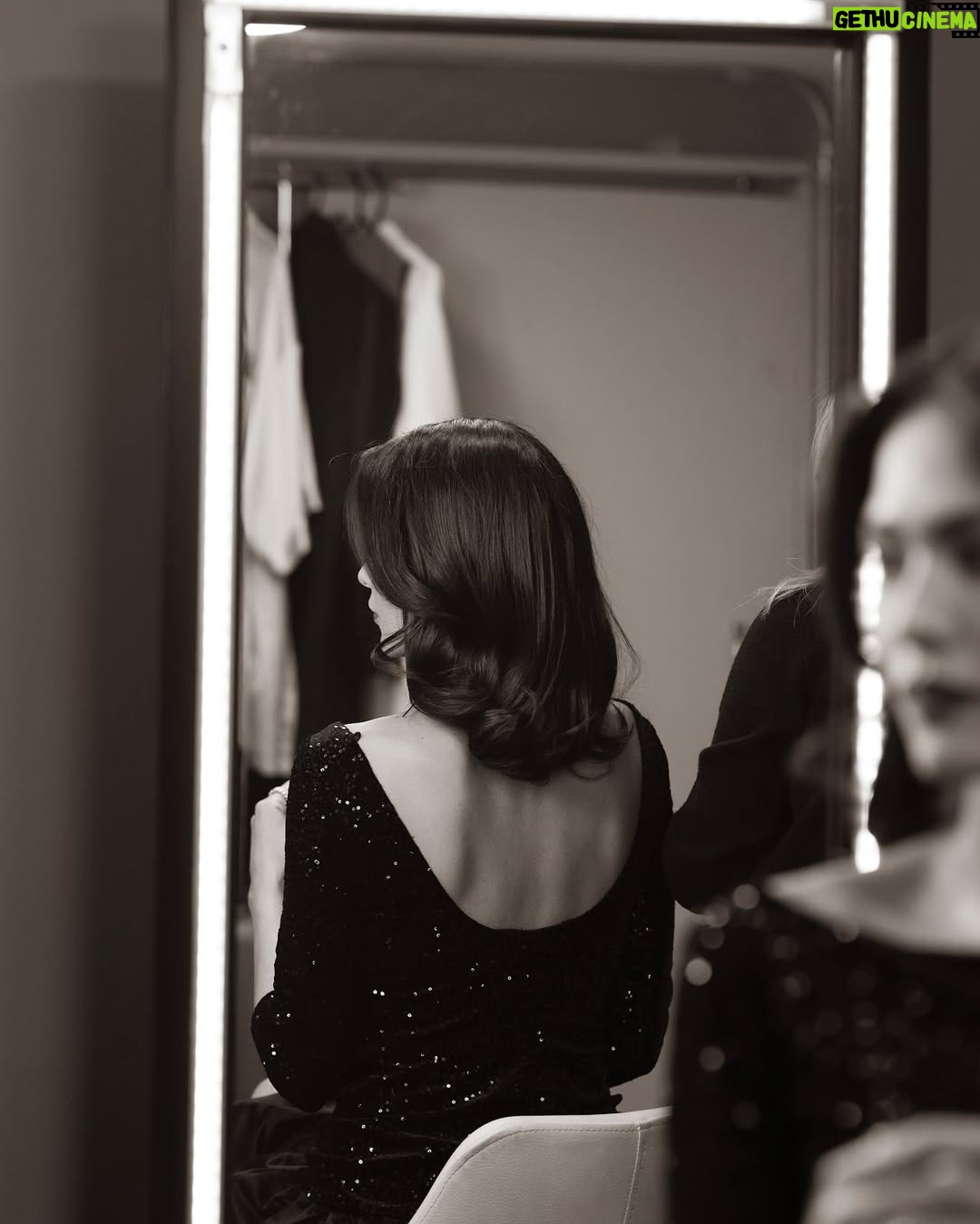 Andrea Meza - 38.7K Likes - Noche intensa en la gala de nominaciones 🔥 
Ver a mis chicas enfrentar críticas duras no es fácil, pero aquí estamos: con la cabeza en alto, defendiendo con elegancia y corazón.

Andrea vivió un momento complicado, pero su fortaleza habla más que mil palabras. Estoy orgullosa de cómo lo manejó, y más segura que nunca de su potencial.

Equipo Rubí: no bajamos la mirada, subimos el nivel.

Si tú también ves la luz que hay en @andreaaguilarsv , ya sabes qué hacer. Voten por ella. Let’s show what real queens are made of. ❤️‍🔥👑

Styling @readingp 

#MissUniverseLatina #TeamRubí #BackstageMoments #CapitanaRubí