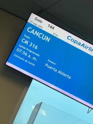 Andrea Tovar Instagram - Por unos días para celebrar la vida, las bendiciones la familia 🤍 ☀️ recharging ✨🤍
@copaairlines ✨