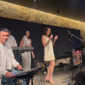 Angel Karamoy Instagram - Sing along together 🎶🎼🎵🎤🎹