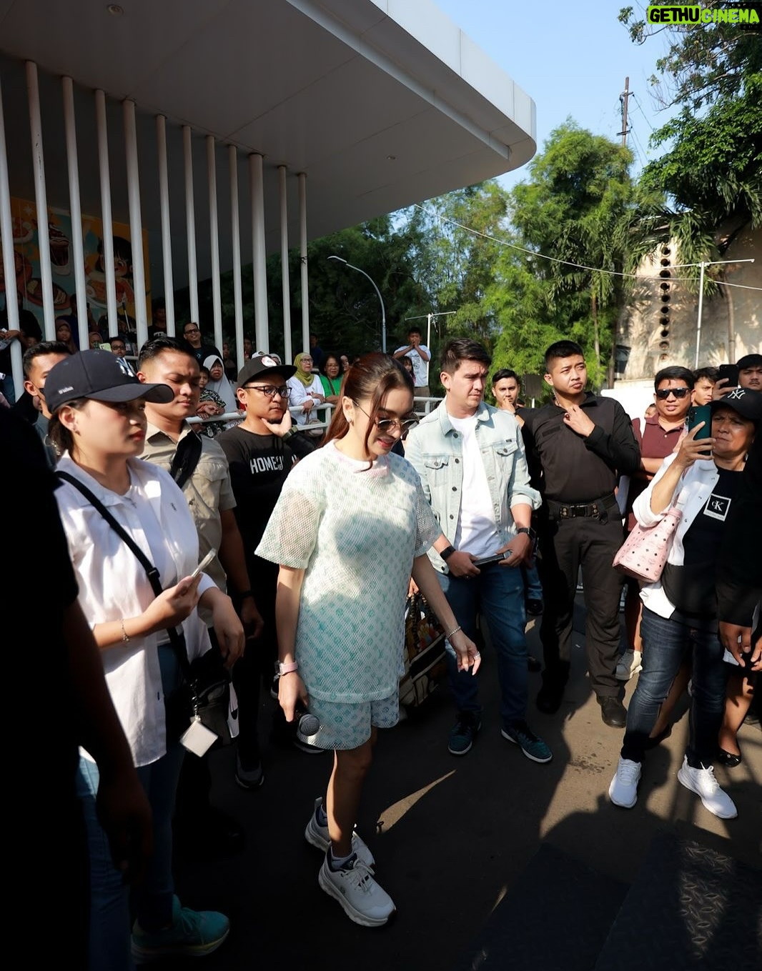 Angel Karamoy - 3 Likes - Terima kasih Warga @terbelenggurindu.mncp yg sudah datang seruuu bangeettt.. Bahagia bisa ketemu langsung sama kalian 🫶

Sampai berjumpa di meet & greet sinetron TERBELENGGU RINDU selanjutnya ya 🥰
Big Love ❤️