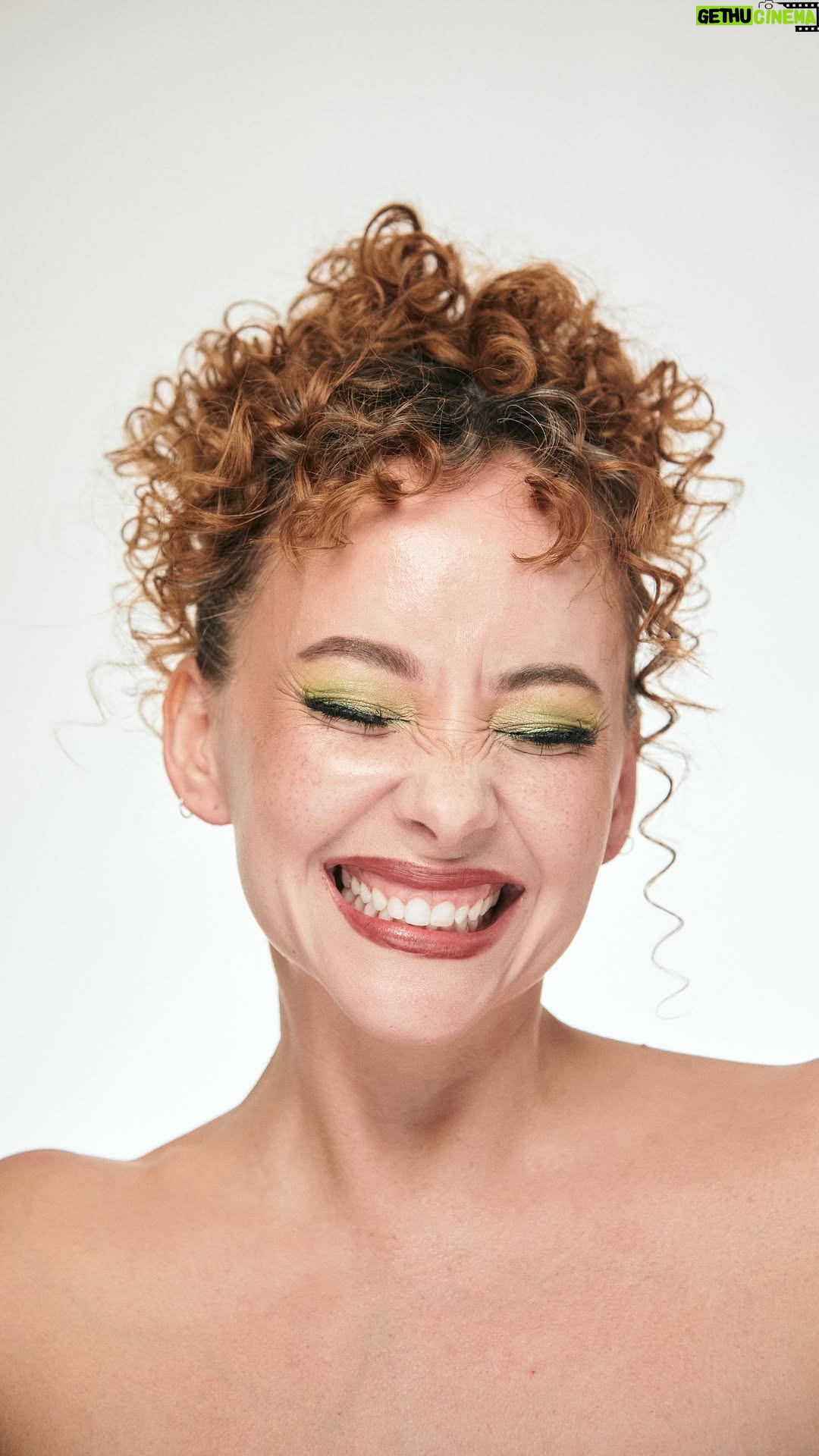 Angélica Blandón - 3 Likes - Gracias guapa por dejarme experimentar esas dos versiones de ti, una más liviana, expontanea y feliz y otra más glam✨
Y al resto del team gracias por fluir con las de makeup.
🌟 @angelique_blandon 
📸 @gustavomartinez_