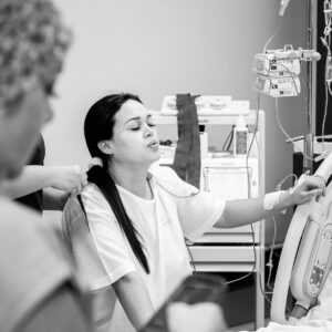 Angie Arizaga Instagram - .
1. Matteo Alessandro
2. Empezaron las contracciones 08/08
3. Siempre de la mano juntos por el mundo
4. Las contracciones cada vez eran más fuertes
5. Por un momento no aguanté el dolor y le gritaba a la doctora “Cesárea , porfavor “ 😬
6. Nació Matteo 09/08/2024 , 10:18 pm 🤍 ( otro ocho )
7. Sin soltarnos un solo segundo 🤍
8. Nuestra Familia Benzaquen Arizaga ( Jota ya no tenía más espacio para poner la huellita 😅 )