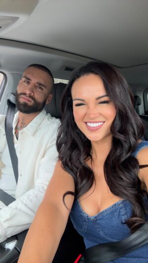 Angie Arizaga Instagram - Por gracioso, su respectiva reseteada 🤨