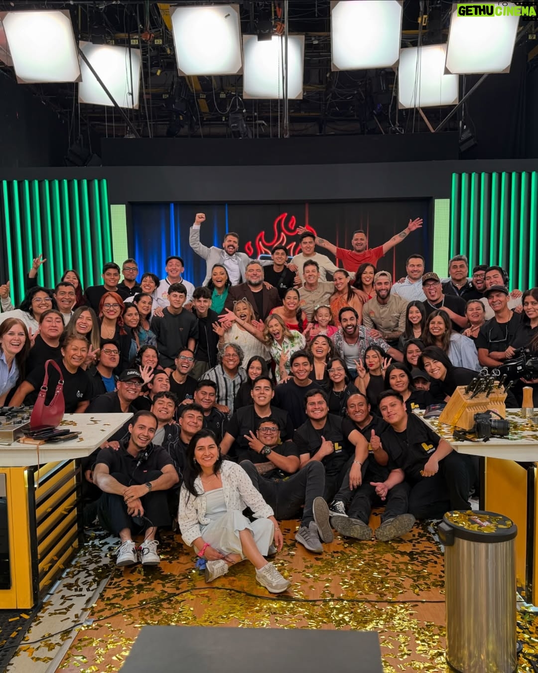 Angie Arizaga - 138.4K Likes - Se los prometí Matteito hijito , Angie mi vida , Familia mia entera! Gracias a cada uno de ustedes por creer en mi ❤️ Voy a extrañarlos como no tienen idea ! Que bello trabajo hacen carajo! 👏 👏❤️