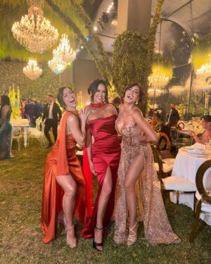Angie Arizaga Instagram - Felicidades @alejandrabaigorria y @saidpalao_fit ✨ Que el amor que los unió ayer los acompañe toda la vida
