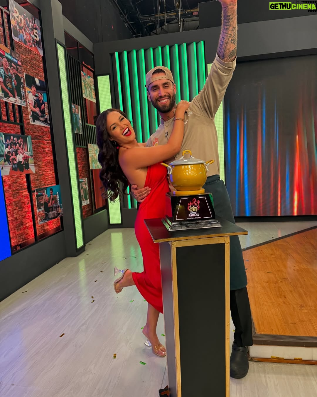 Angie Arizaga - 138.4K Likes - Se los prometí Matteito hijito , Angie mi vida , Familia mia entera! Gracias a cada uno de ustedes por creer en mi ❤️ Voy a extrañarlos como no tienen idea ! Que bello trabajo hacen carajo! 👏 👏❤️