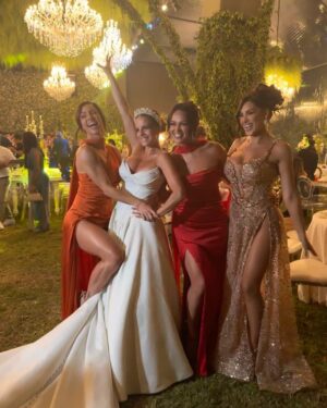 Angie Arizaga Instagram - Felicidades @alejandrabaigorria y @saidpalao_fit ✨ Que el amor que los unió ayer los acompañe toda la vida