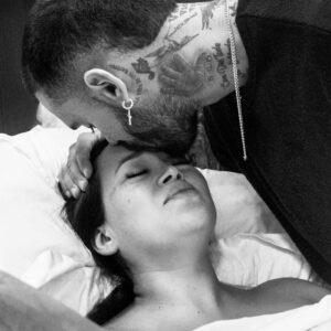 Angie Arizaga Instagram - .
1. Matteo Alessandro
2. Empezaron las contracciones 08/08
3. Siempre de la mano juntos por el mundo
4. Las contracciones cada vez eran más fuertes
5. Por un momento no aguanté el dolor y le gritaba a la doctora “Cesárea , porfavor “ 😬
6. Nació Matteo 09/08/2024 , 10:18 pm 🤍 ( otro ocho )
7. Sin soltarnos un solo segundo 🤍
8. Nuestra Familia Benzaquen Arizaga ( Jota ya no tenía más espacio para poner la huellita 😅 )