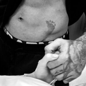 Angie Arizaga Instagram - .
1. Matteo Alessandro
2. Empezaron las contracciones 08/08
3. Siempre de la mano juntos por el mundo
4. Las contracciones cada vez eran más fuertes
5. Por un momento no aguanté el dolor y le gritaba a la doctora “Cesárea , porfavor “ 😬
6. Nació Matteo 09/08/2024 , 10:18 pm 🤍 ( otro ocho )
7. Sin soltarnos un solo segundo 🤍
8. Nuestra Familia Benzaquen Arizaga ( Jota ya no tenía más espacio para poner la huellita 😅 )