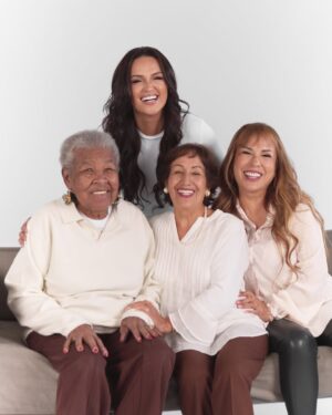 Angie Arizaga Instagram - Gracias por convertirme en mamá🤍
Desde que llegaste, todo cambió. Me hiciste más fuerte, más consciente y más agradecida con la vida.
Ser mamá no es fácil, no se descansa pero siempre se hace todo con amor y una gran sonrisa.
Gracias hijito por darme las mejores experiencias, por sacar lo mejor de mí y enseñarme que todo vale la pena
Hace 9 meses empezó la mejor etapa de mi vida. Con retos, sí, pero también con un amor que no se puede explicar.
Hoy más que nunca valoro lo que significa ser mamá🤍