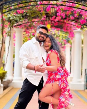 Anjali Jain Instagram - Happy Rangpanchmi🎨🌈 @crazy_anji 
#rangpanchmi #holi #macau #couple #holi2k25 #hongkong #venetian
