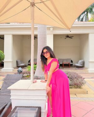 Anjali Jain Instagram - Life is Beautiful ✨
.
.
Beautiful outfit by @gasolina_surat 😍
Beautifully Captured by @crazy__akki ❤️
#fashion #fyp #explore #explorepage✨ #trending #crazy_anji 

Like the outfit 💝?