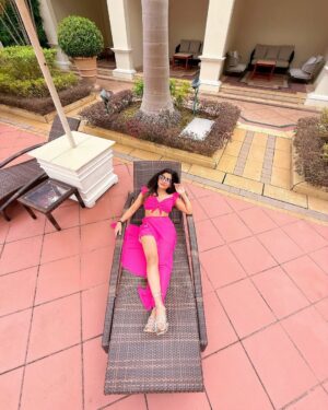 Anjali Jain Instagram - Life is Beautiful ✨
.
.
Beautiful outfit by @gasolina_surat 😍
Beautifully Captured by @crazy__akki ❤️
#fashion #fyp #explore #explorepage✨ #trending #crazy_anji 

Like the outfit 💝?