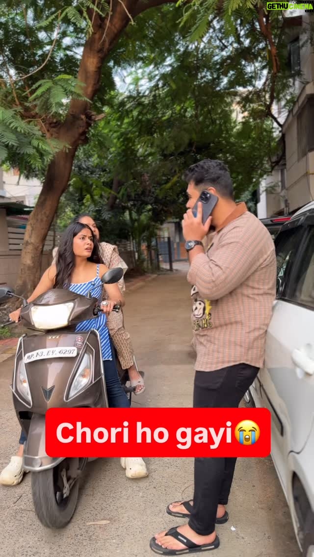 Anjali Jain - 6.9K Likes - iphone chori ho gaya😭😭 
.
.
#reelyfunny #explore #comedy #akki_anji