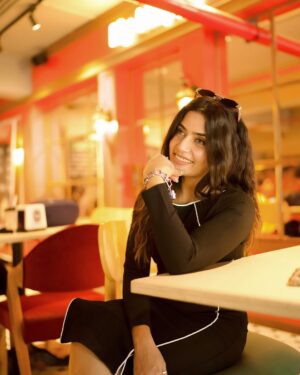 Anjali Jain Instagram - 🖤🖤🖤
Beautiful outfit by @premium_quality_stuffs 😍 
Capture 📸 by @addiie_photography 🫶