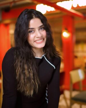 Anjali Jain Instagram - 🖤🖤🖤
Beautiful outfit by @premium_quality_stuffs 😍 
Capture 📸 by @addiie_photography 🫶