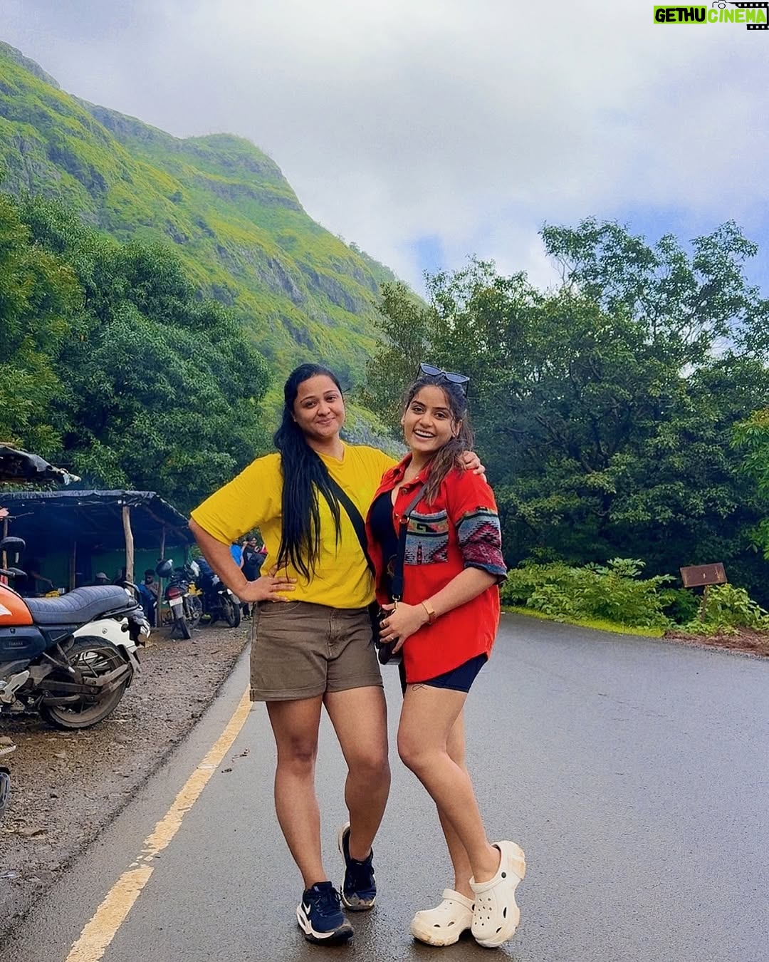 Anjali Jain - 3 Likes - The Unplanned Perfect trip🏔️🌅🌊🤍
With perfect log❤️
#explore #travel #friends #taminighat