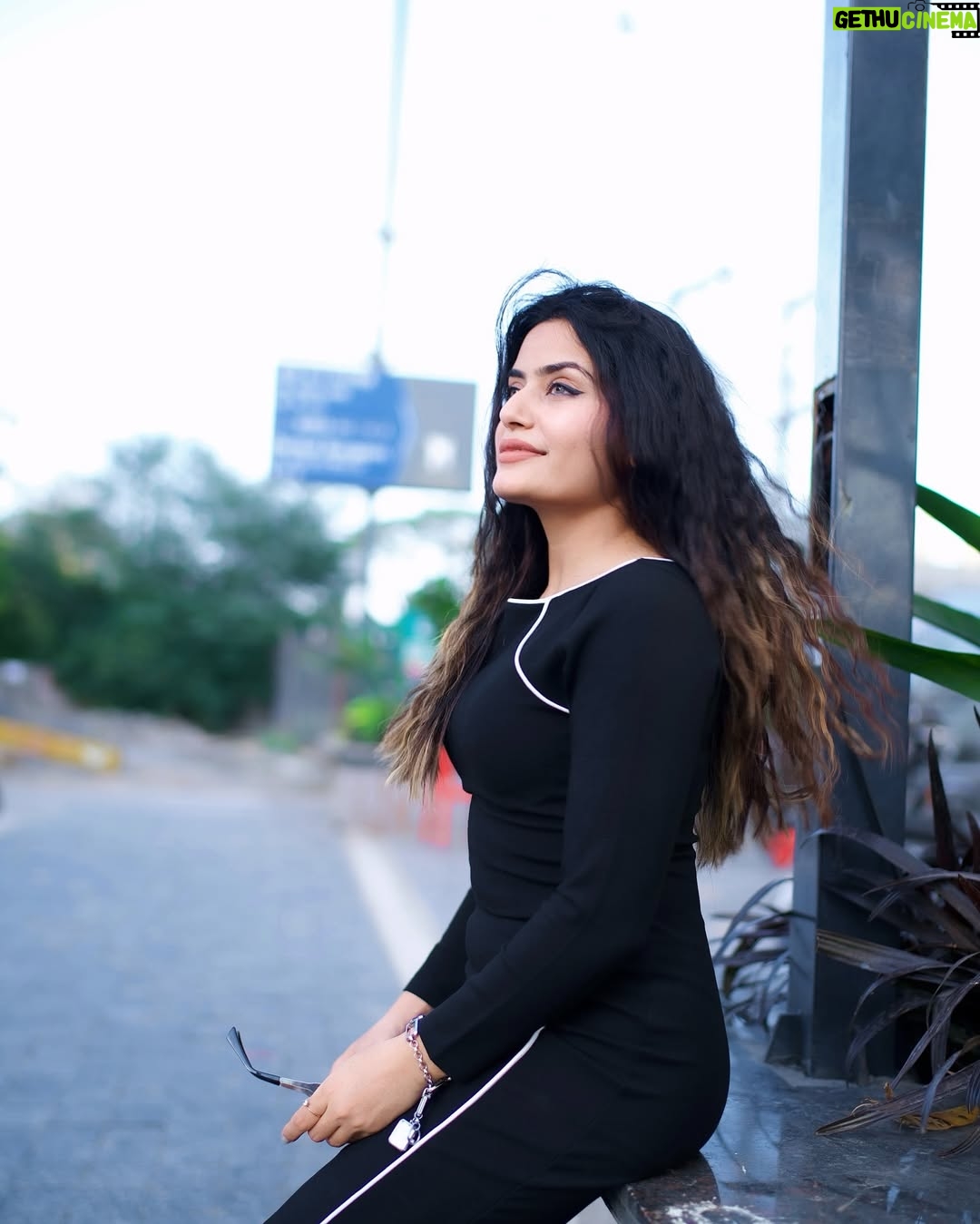 Anjali Jain - 3 Likes - 🖤🖤🖤
Beautiful outfit by @premium_quality_stuffs 😍 
Capture 📸 by @addiie_photography 🫶