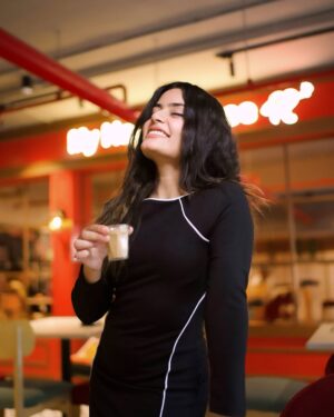 Anjali Jain Instagram - 🖤🖤🖤
Beautiful outfit by @premium_quality_stuffs 😍 
Capture 📸 by @addiie_photography 🫶
