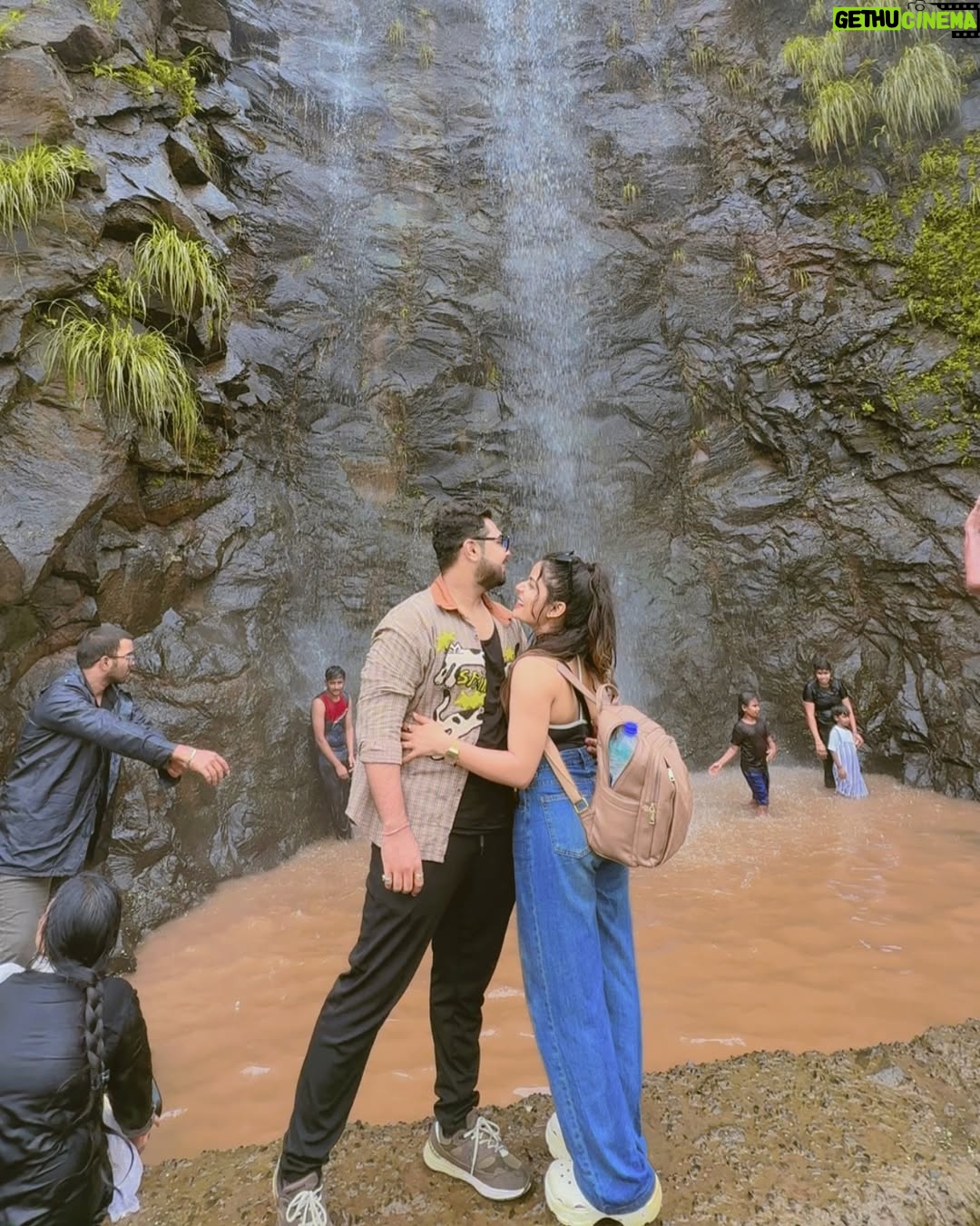 Anjali Jain - 3 Likes - The Unplanned Perfect trip🏔️🌅🌊🤍
With perfect log❤️
#explore #travel #friends #taminighat
