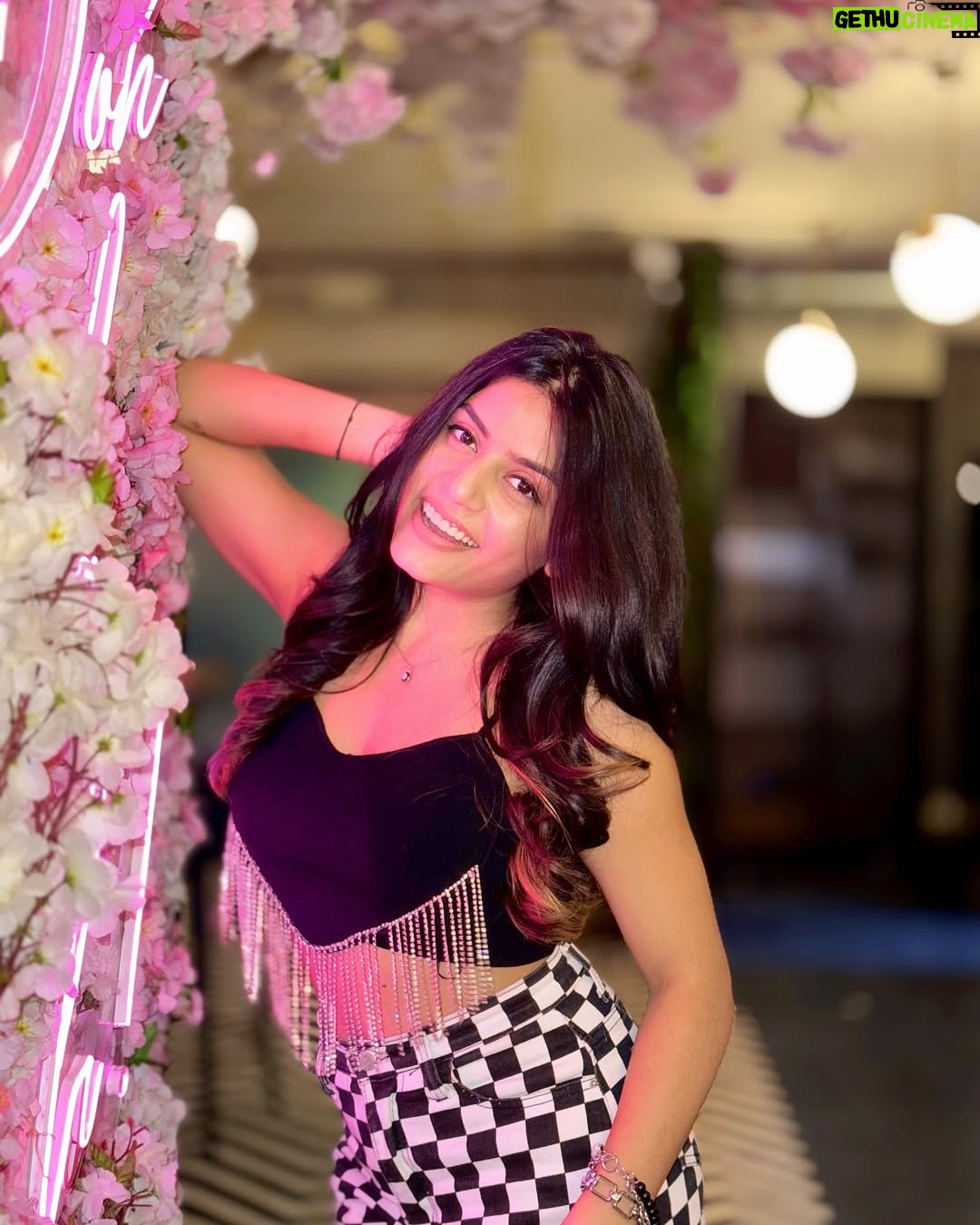 Anjali Jain - 3 Likes - I think they call this LOVE💖
In love with my attire 🖤
Thankyou @premium_quality_stuffs 😍