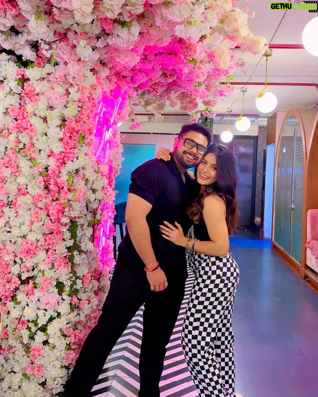 Anjali Jain - 3 Likes - I think they call this LOVE💖
In love with my attire 🖤
Thankyou @premium_quality_stuffs 😍