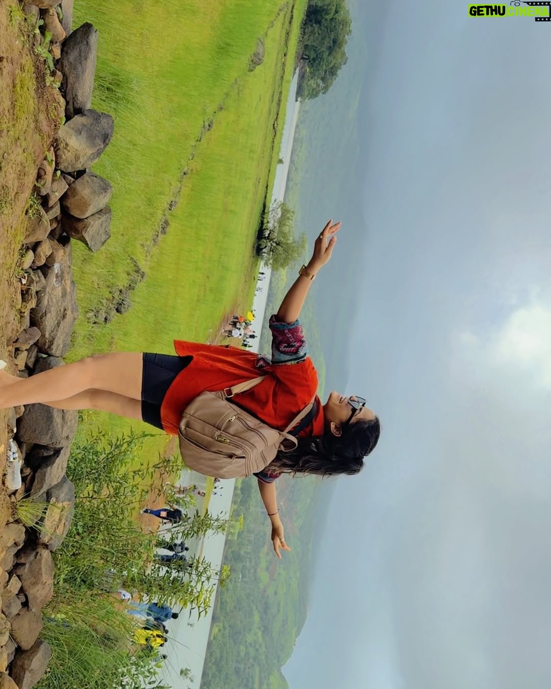 Anjali Jain - 3 Likes - The Unplanned Perfect trip🏔️🌅🌊🤍
With perfect log❤️
#explore #travel #friends #taminighat