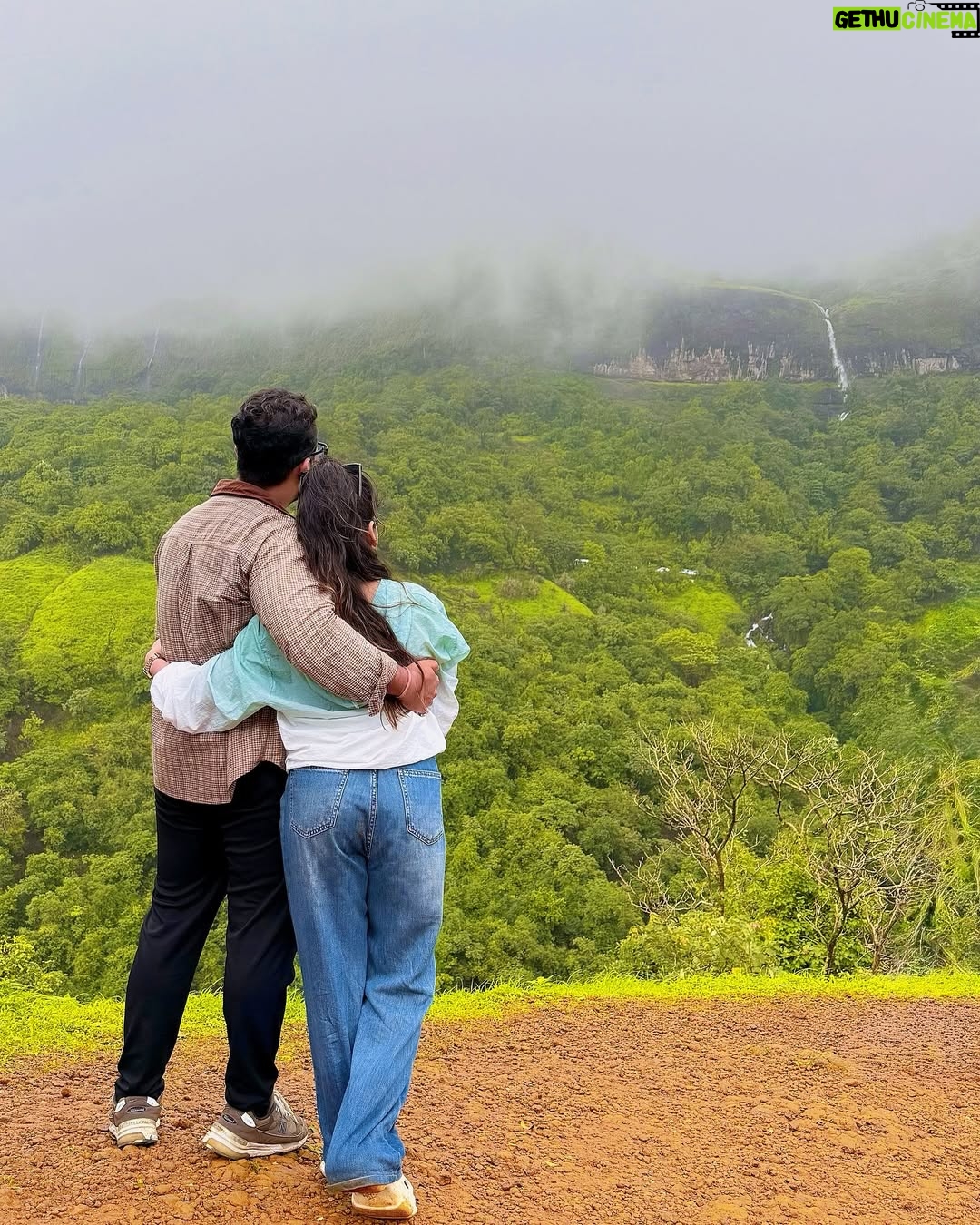 Anjali Jain - 3 Likes - The Unplanned Perfect trip🏔️🌅🌊🤍
With perfect log❤️
#explore #travel #friends #taminighat