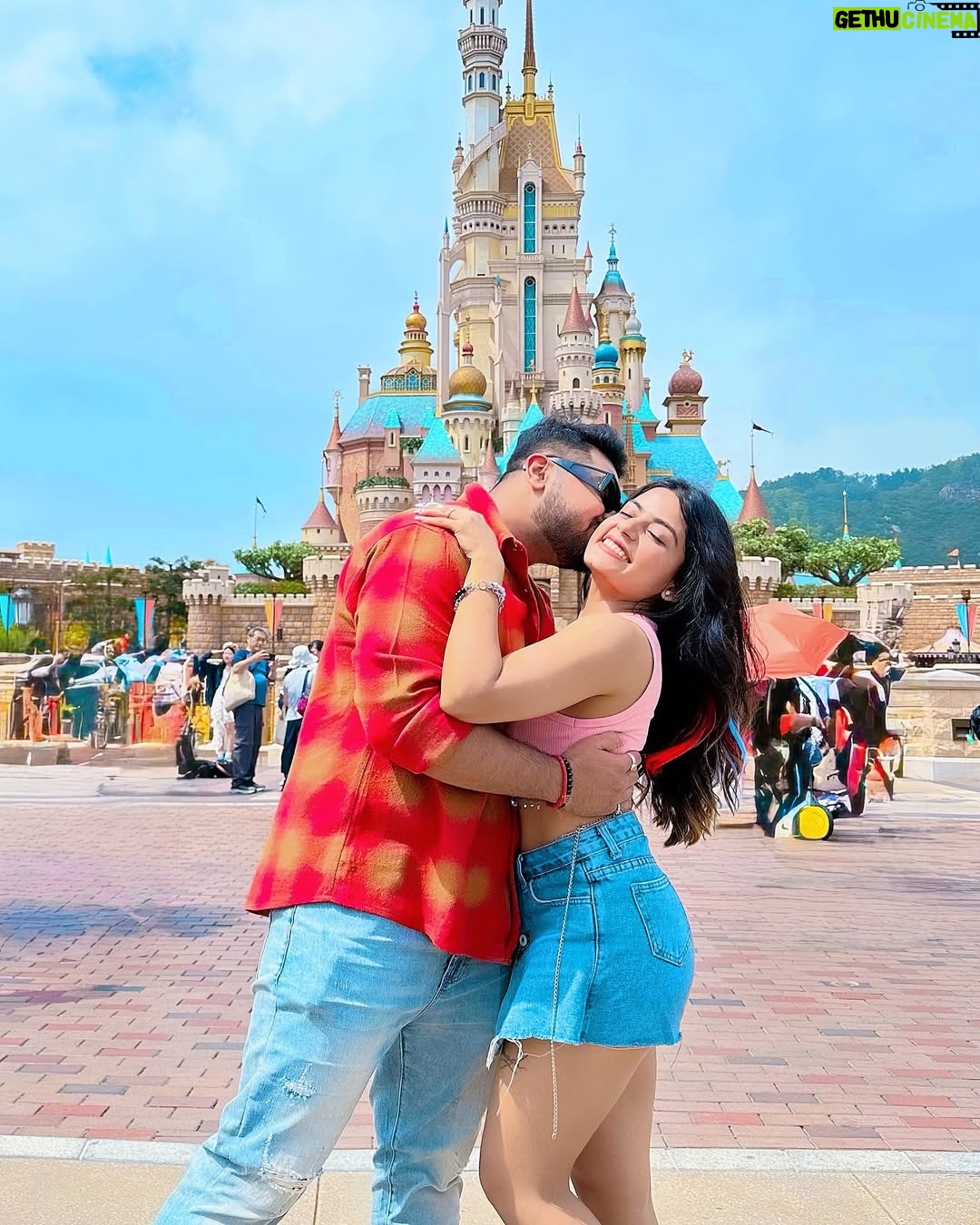 Anjali Jain - 5.7K Likes - Tick Tick BoOm💥 
One item OFF the Bucket List 😍🎊 @crazy_anji it’s beginning
LOVE💖
#explore #fyp #disneyland #couple #akki_anji #love