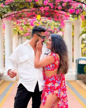 Anjali Jain Instagram - Happy Rangpanchmi🎨🌈 @crazy_anji 
#rangpanchmi #holi #macau #couple #holi2k25 #hongkong #venetian