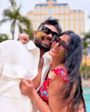 Anjali Jain Instagram - Happy Rangpanchmi🎨🌈 @crazy_anji 
#rangpanchmi #holi #macau #couple #holi2k25 #hongkong #venetian