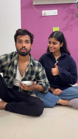 Anjali Kanwer Rajput Instagram - Bahen ne Homemade ilaaj kar diya guys, Ab meri body thandi pad rahi hai🙂 #shivamsingh #explore